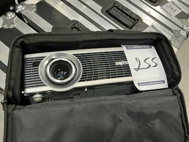 Sanyo beamer - afbeelding 2 van  3