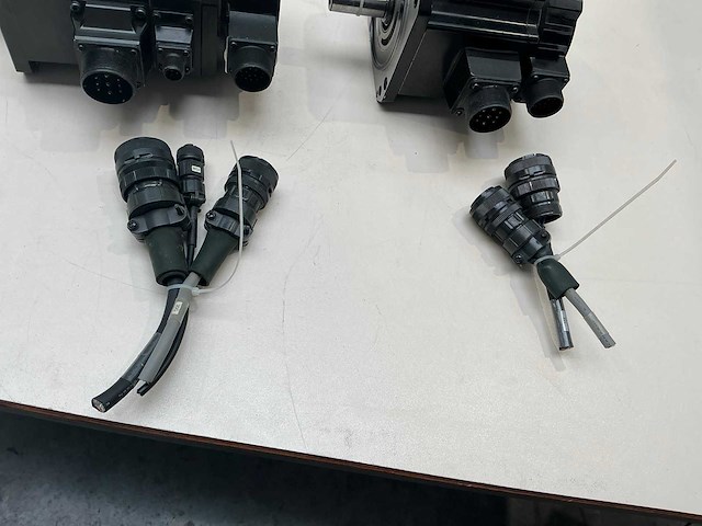 Sanyo denki servomotor (2x) - afbeelding 2 van  10