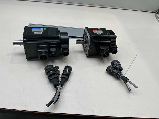 Sanyo denki servomotor (2x) - afbeelding 1 van  10