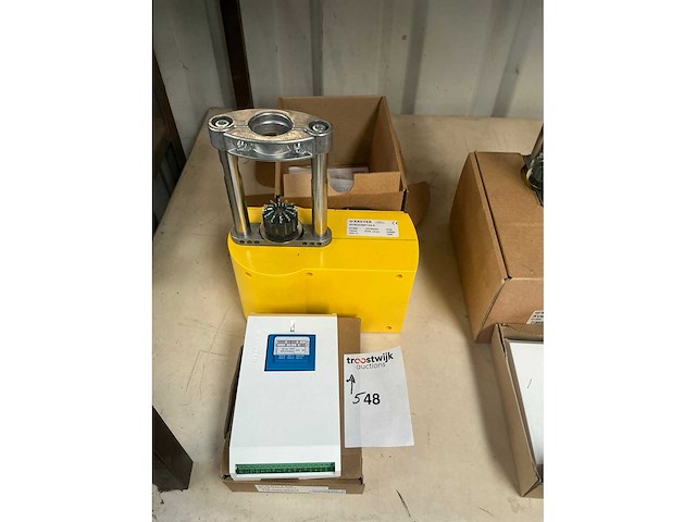 Sauer avm234sf132-5 / eye200f001 klepactuator met ruimteregelaar - afbeelding 2 van  6