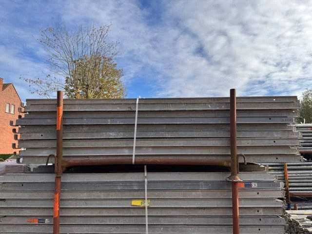 Scafom - stelling vloeren 2.57 x 0.32m - steiger (22x) - afbeelding 1 van  1