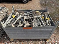 Scafom - voetstuk + voetspindel 600 mm - steiger (100x)