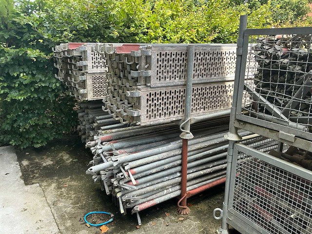 Scafom partij steigeronderdelen - afbeelding 1 van  11