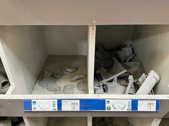 Scala dakgootonderdelen en kunststof bochten en verloopstukken - afbeelding 77 van  94