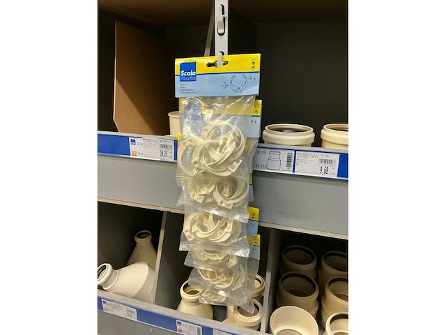 Scala grote partij pvc koppelstukken en verbindingsstukken - afbeelding 32 van  42