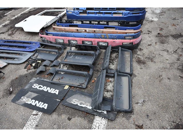 Scania lot carrosserieonderdelen - afbeelding 7 van  20
