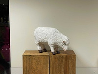 Schaap staand grazend h42cm x l65cm wit - afbeelding 1 van  2