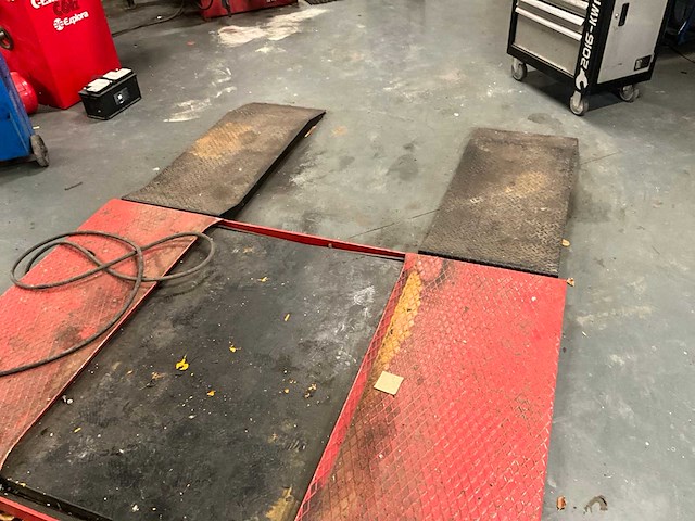 Schaarbrug op lucht - afbeelding 4 van  5