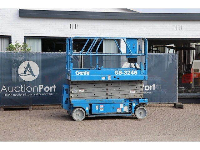 Schaarhoogwerker genie gs-3246 elektrisch 318kg 11.6m 2000 - afbeelding 1 van  1