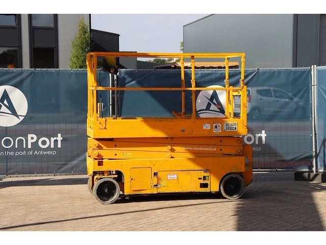 Schaarhoogwerker genie gs2032 elektrisch 363kg 8.0m 2014 - afbeelding 1 van  1