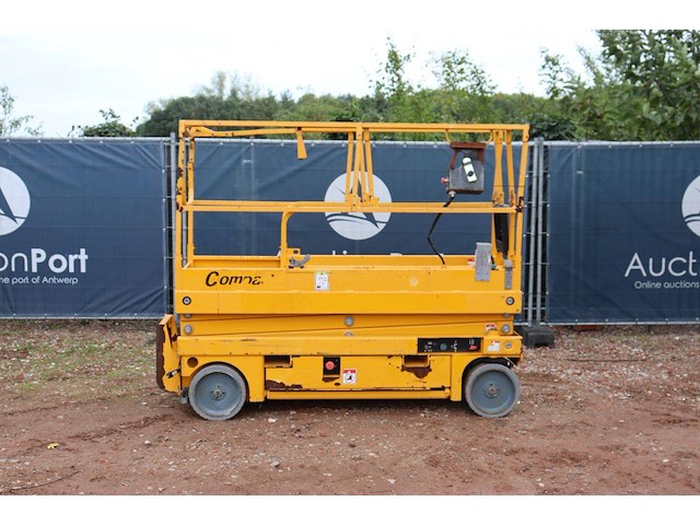 Schaarhoogwerker haulotte elektrisch 350kg 8.2m 2015 - afbeelding 1 van  1