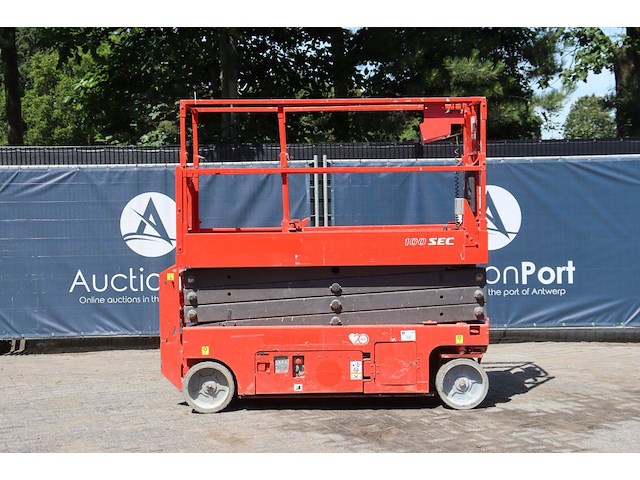 Schaarhoogwerker manitou 100 sec elektrisch 227kg 9.9m 2015 - afbeelding 1 van  1