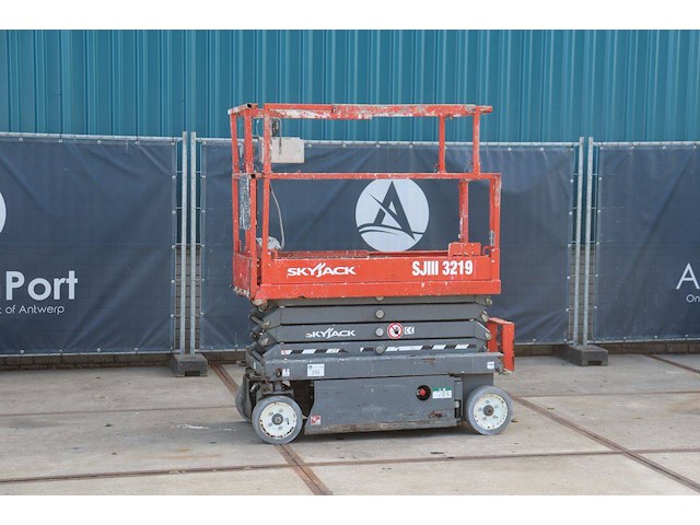 Schaarhoogwerker skyjack sj iii 3219 elektrisch 227kg 7.8m 2017 - afbeelding 1 van  1