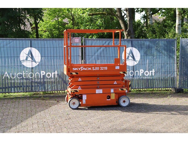 Schaarhoogwerker skyjack sj3219 elektrisch 7.8m 2012 - afbeelding 1 van  1
