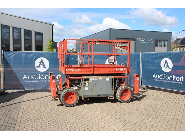Schaarhoogwerker skyjack sj6826rt diesel 10m 2018 - afbeelding 1 van  1