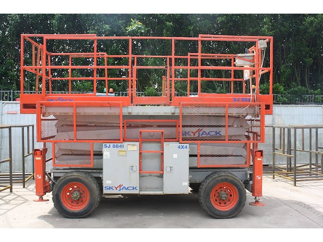 Schaarhoogwerker skyjack sj8841 diesel 681kg 14.5m - afbeelding 1 van  1