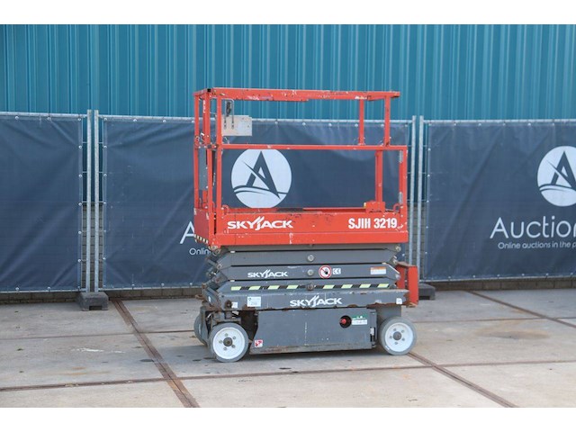Schaarhoogwerker skyjack sjiii-3219 elektrisch 227kg 7.8m 2017 - afbeelding 1 van  1