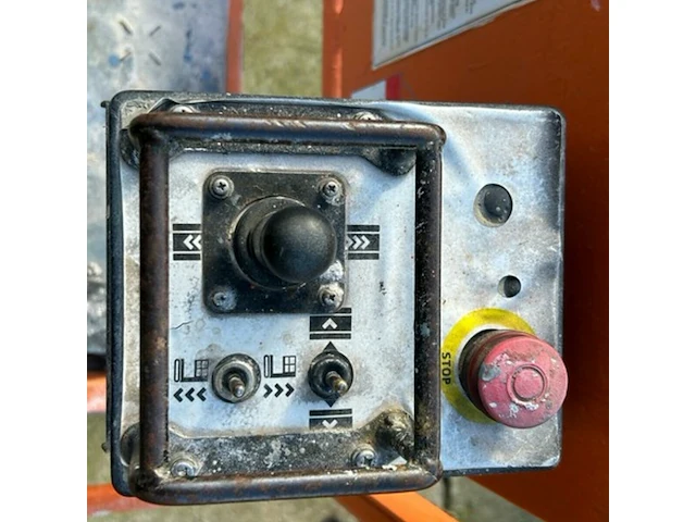 Schaarlift aichi op rups - afbeelding 8 van  22