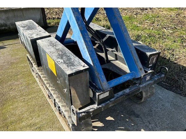 Schaarlift aichi op rups - afbeelding 2 van  22