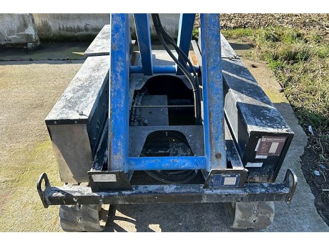 Schaarlift aichi op rups - afbeelding 3 van  22