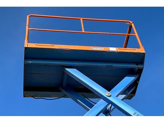 Schaarlift aichi op rups - afbeelding 5 van  22