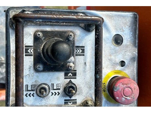 Schaarlift aichi op rups - afbeelding 8 van  22