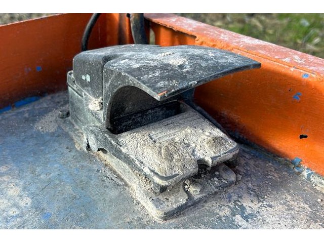 Schaarlift aichi op rups - afbeelding 9 van  22