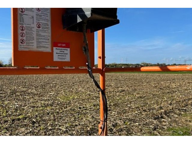 Schaarlift aichi op rups - afbeelding 22 van  22