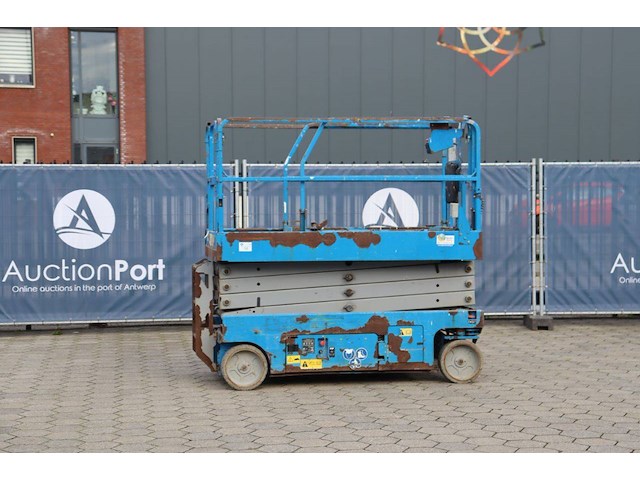 Schaarlift genie elektrisch - afbeelding 1 van  1