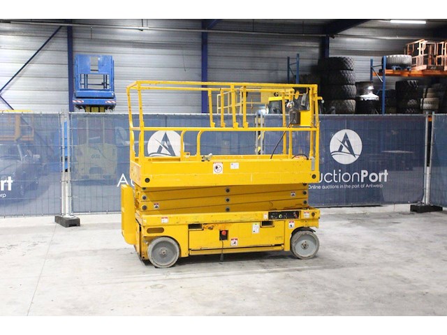 Schaarlift haulotte compact 10 elektrisch 10m 2013 - afbeelding 1 van  1