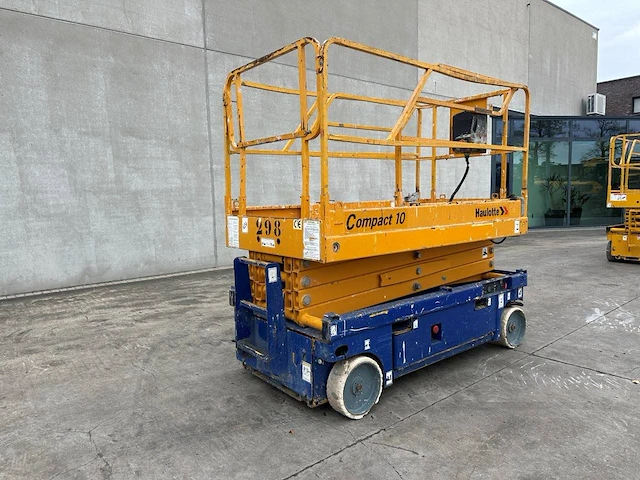 Schaarlift haulotte compact 10 elektrisch 2002 - afbeelding 1 van  1