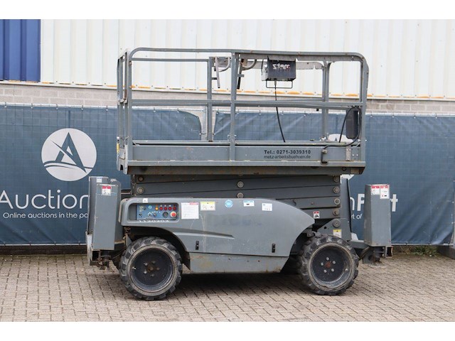 Schaarlift haulotte compact 12dx benzine 8.0m 2017 - afbeelding 1 van  1