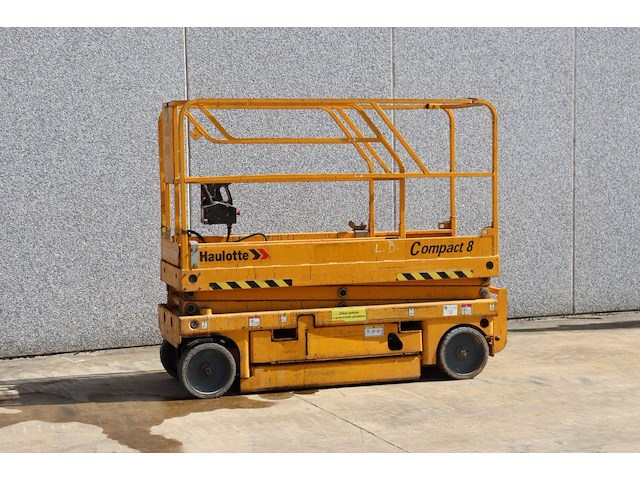Schaarlift haulotte compact 8 elektrisch 8.2m - afbeelding 1 van  1
