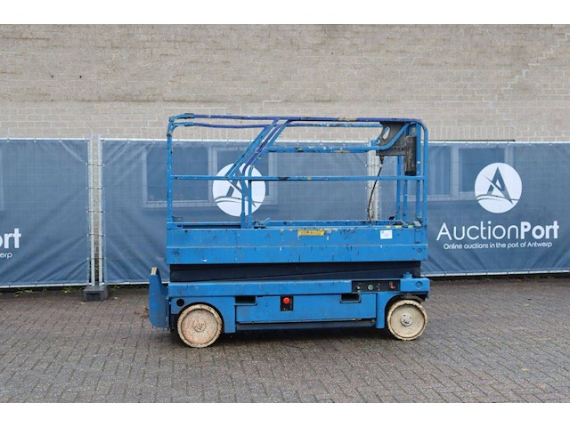 Schaarlift haulotte compact 8 elektrisch 8m 2005 - afbeelding 1 van  1