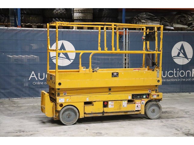 Schaarlift haulotte compact 8 elektrisch 8m 2012 - afbeelding 1 van  1