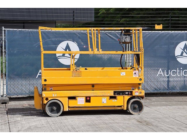 Schaarlift haulotte compact 8 elektrisch 8m 2012 - afbeelding 1 van  1