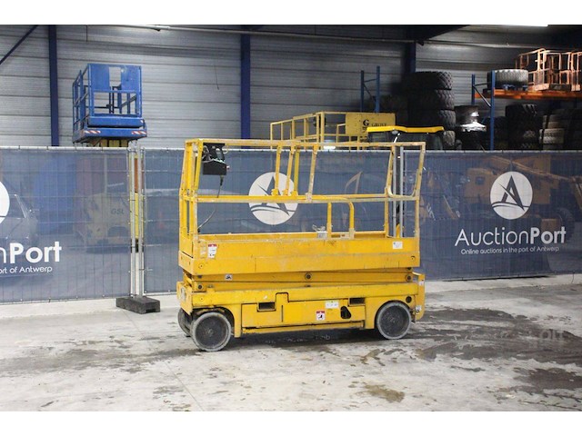 Schaarlift haulotte compact 8 elektrisch 8m 2013 - afbeelding 1 van  1