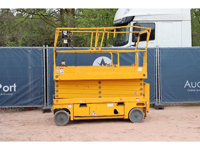 Schaarlift haulotte compact12 elektrisch 12m 2014 - afbeelding 1 van  1