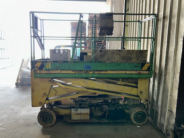 Schaarlift iteco 7.5m werkhoogte - afbeelding 1 van  11