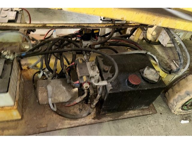 Schaarlift iteco 7.5m werkhoogte - afbeelding 7 van  11