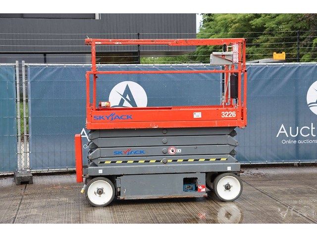 Schaarlift skyjack sj3226 elektrisch 9.9m 2014 - afbeelding 1 van  1