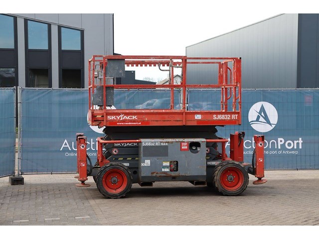Schaarlift skyjack sj6832 rt diesel 12m 2015 - afbeelding 1 van  1