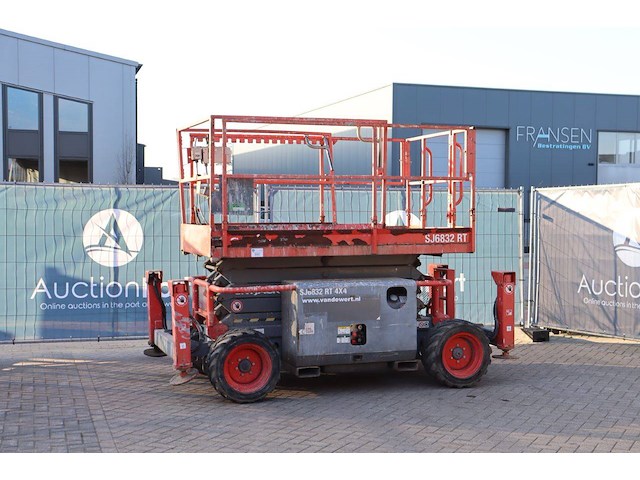Schaarlift skyjack sj6832rt diesel 12m 2015 - afbeelding 1 van  1