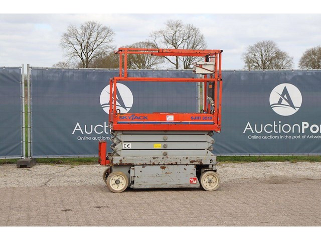 Schaarlift skyjack sjiii 3219 elektrisch 7.8m 2005 - afbeelding 1 van  1