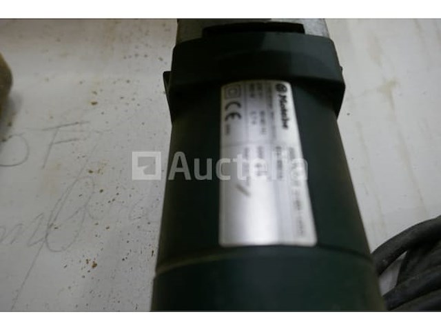 Schaar/nibbler metabo + stripschuurmachine makita - afbeelding 1 van  5