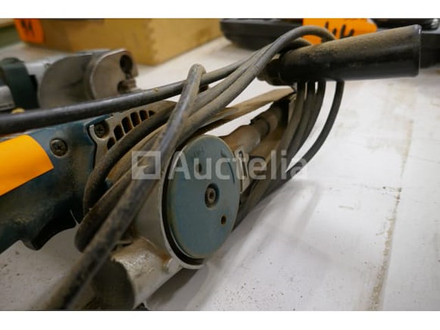 Schaar/nibbler metabo + stripschuurmachine makita - afbeelding 2 van  5