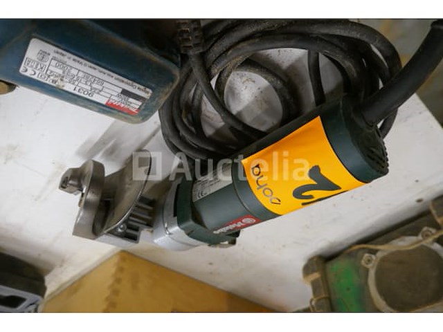 Schaar/nibbler metabo + stripschuurmachine makita - afbeelding 4 van  5