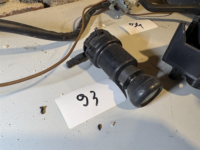 Schakelaar mistlamp porsche - afbeelding 1 van  2