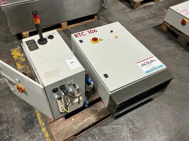 Schakelkast met inhoud (2x) - afbeelding 1 van  7