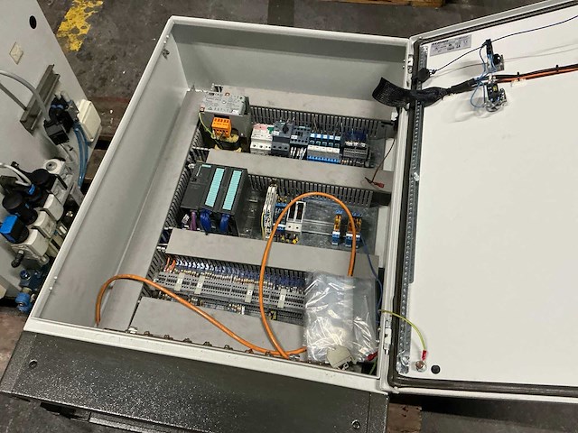 Schakelkast met inhoud (2x) - afbeelding 5 van  7
